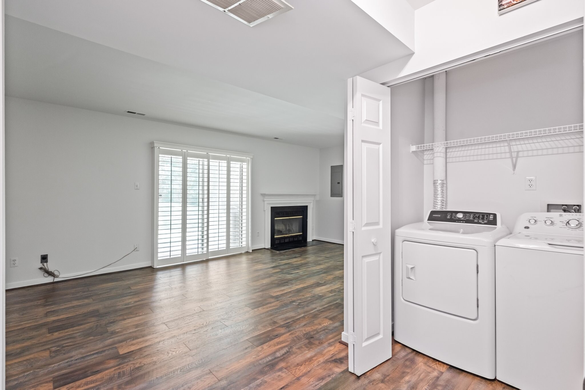Building Photo - 12021 Shore View Dr