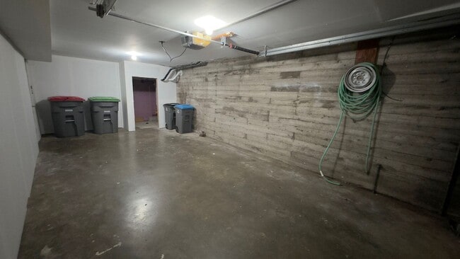 Building Photo - 322 Pleasant Ave
