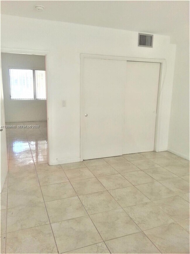 Building Photo - 462 Golden Isles Dr