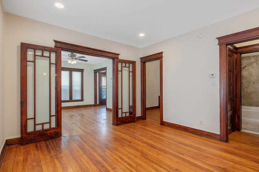 Building Photo - 262 Tennyson Ave