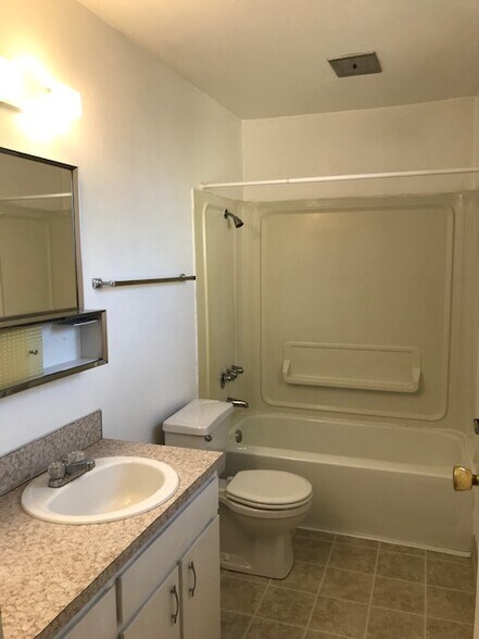 Building Photo - 341 SE 81st Ave