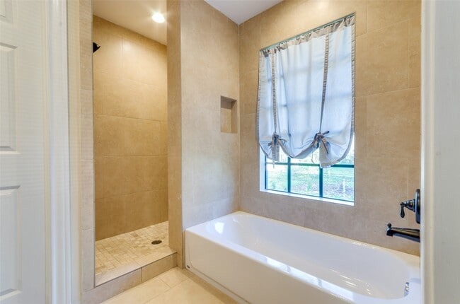 Building Photo - 236 W 31st St