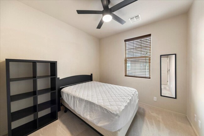 Building Photo - Railroad Springs Townhome for Rent!