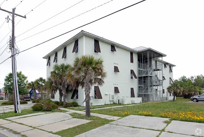 Building Photo - 699 Dunbar Ave