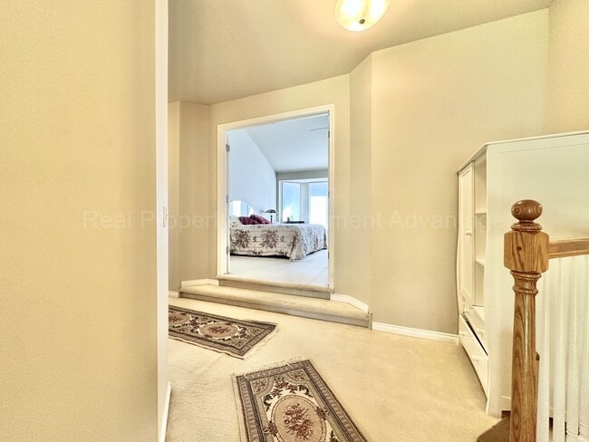 Building Photo - Spacious 4-Bed Colonial in Troy’s Stone Ha...