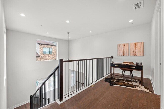 Building Photo - 4410 Grotto Dr