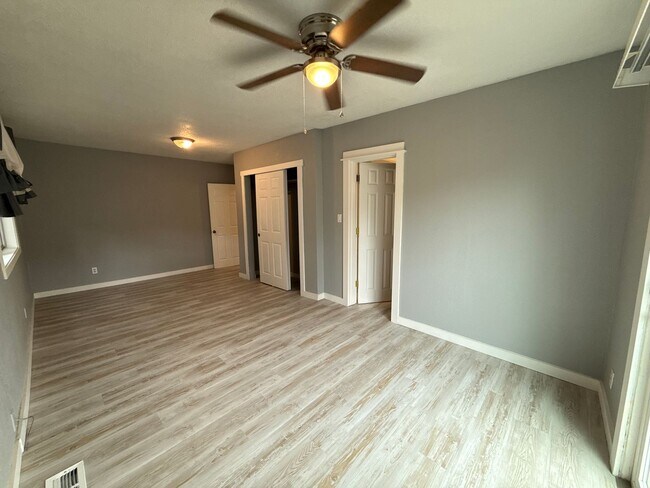 Building Photo - Now Available: $2600/month - 6 MONTH LEASE...