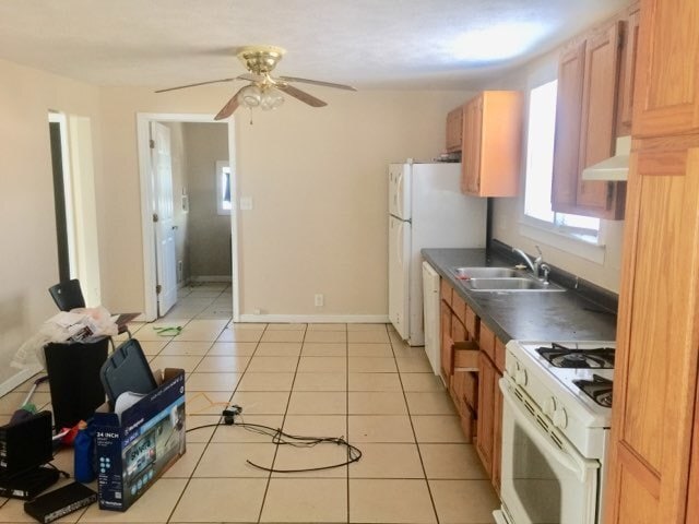 Building Photo - Large 3 Bedroom with 2 Car Garage