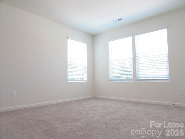 Building Photo - 107 Blakeslee Ct