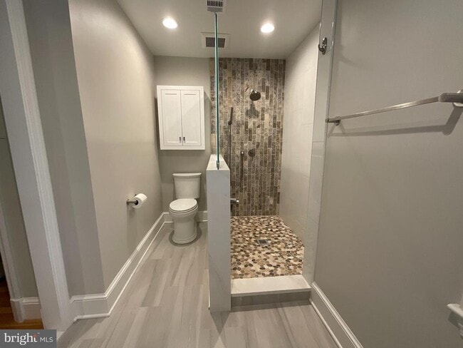 Building Photo - 1317 19th Rd S