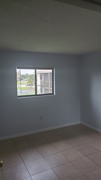 Building Photo - 1554 University Lane