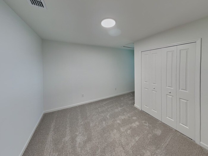 Building Photo - 586 Holly Lks Dr