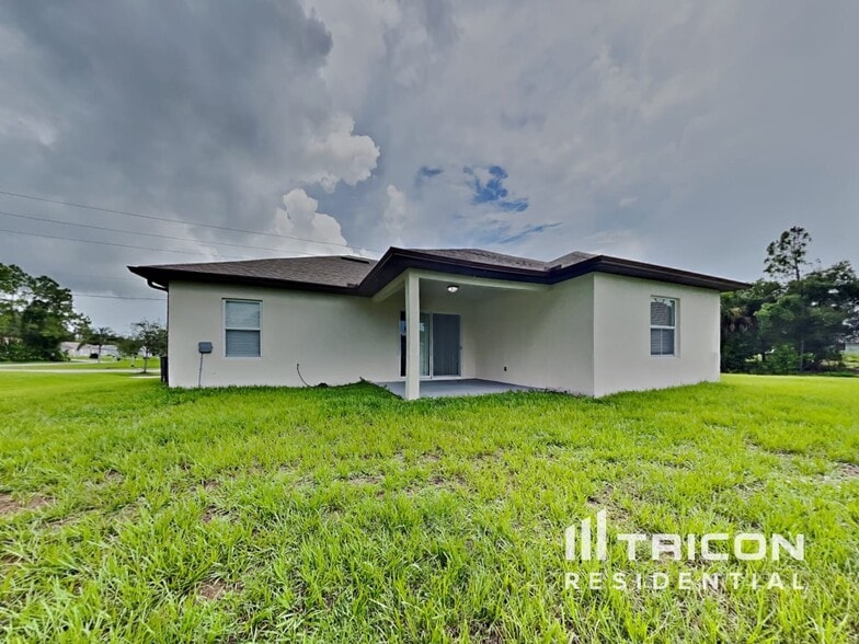 Building Photo - 1439 N Salford Blvd