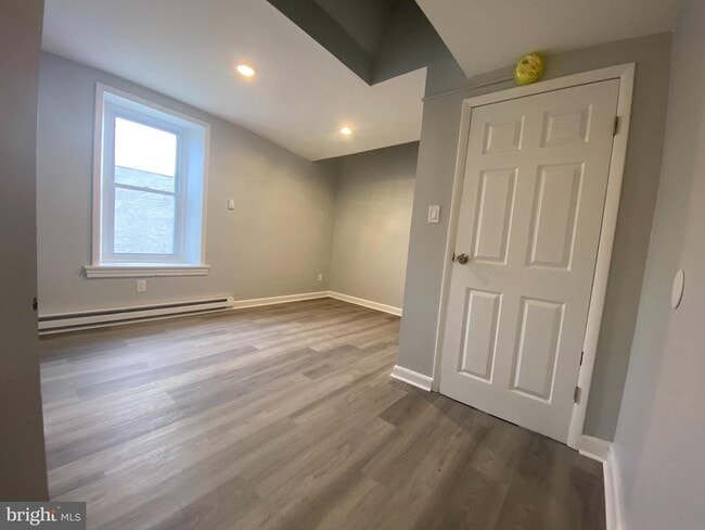 Building Photo - 21 E Price St