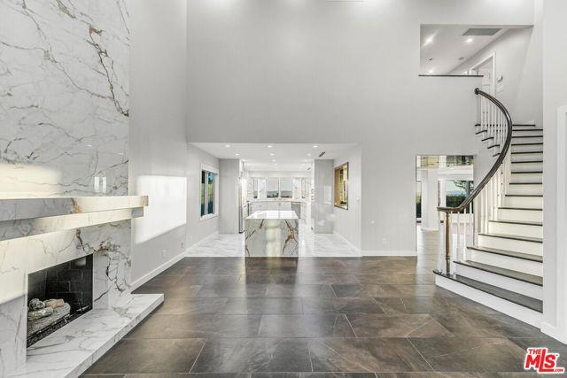 Building Photo - 1716 Vía La Paz, Burbank, CA 91501 - 4 BR 4 BA house