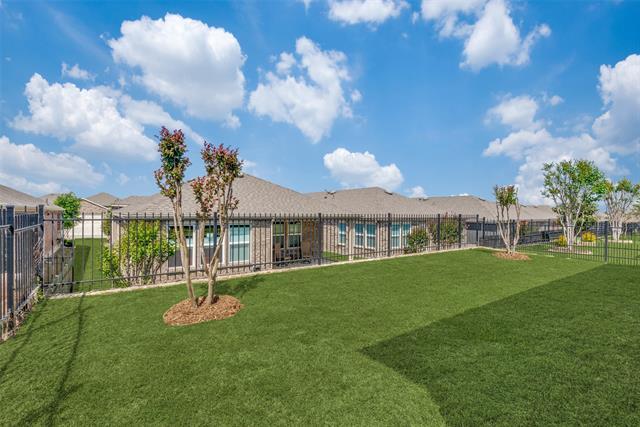 Building Photo - 7608 Parade Dr