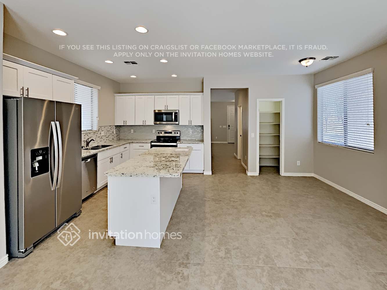 Building Photo - 3761 E Flamingo Way