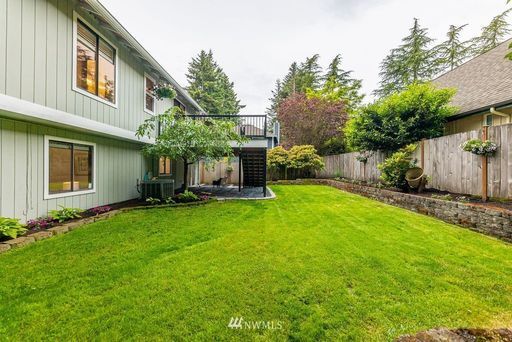 Building Photo - **Free July Rent** Oversized 4 Bedroom 3 B...