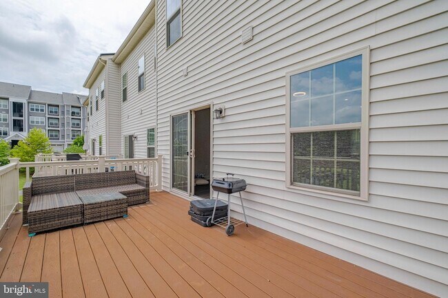 Building Photo - 8032 Spring Arbor Dr