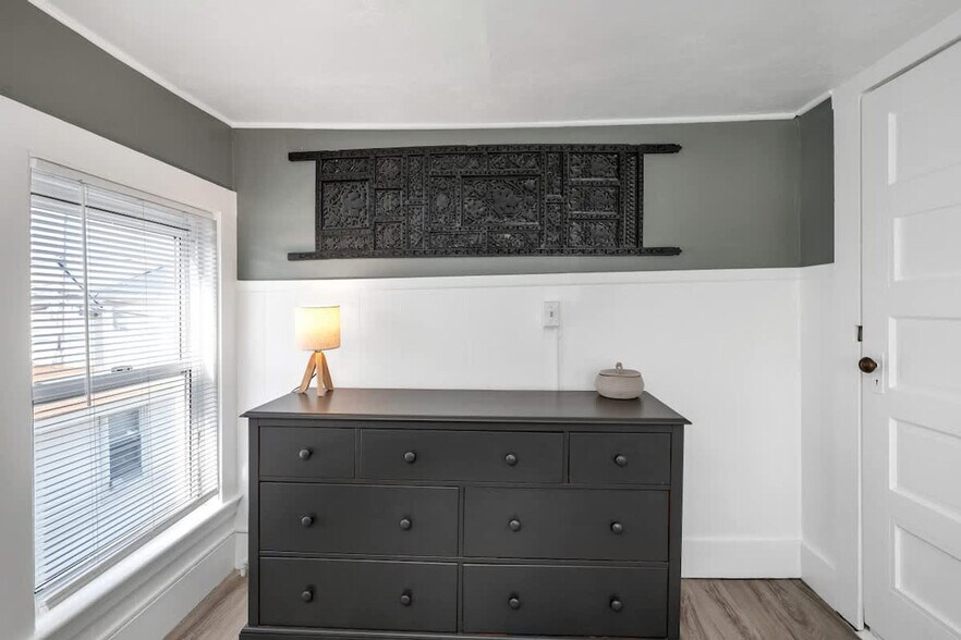 Building Photo - 9 Cole St