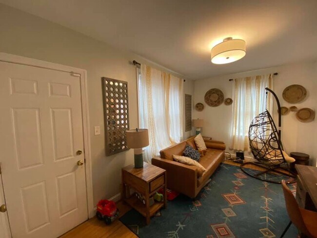 Building Photo - Beautiful 5 Bedroom Single Family Home in Silver Spring!