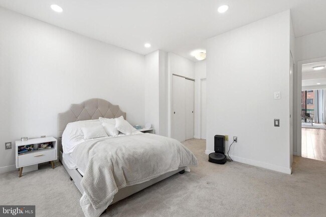 Building Photo - 955 26th St NW