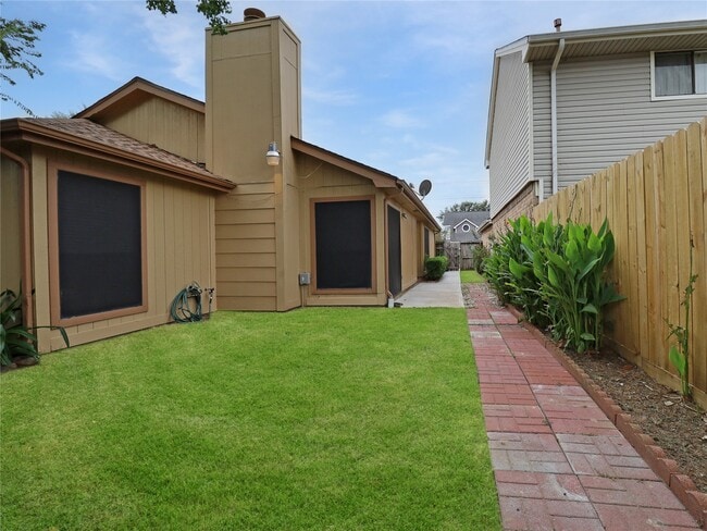 Building Photo - 3413 Benfield Dr