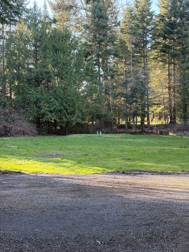 Building Photo - Spacious 3-Bed + Flex Room on Private Fenced 2 Acres, Huge Shop