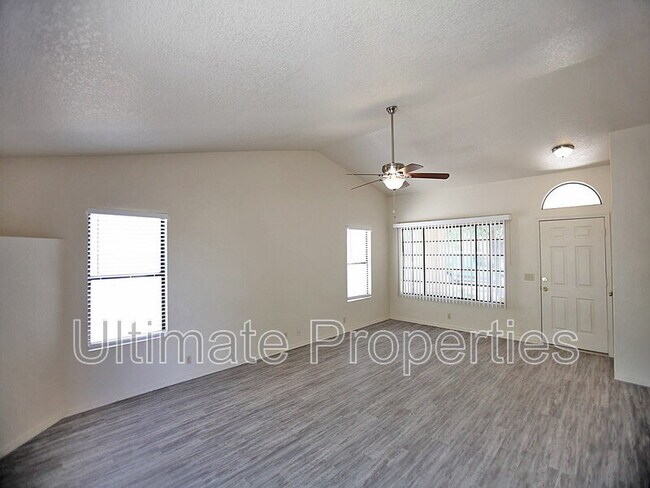 Building Photo - 4645 N 99th Dr