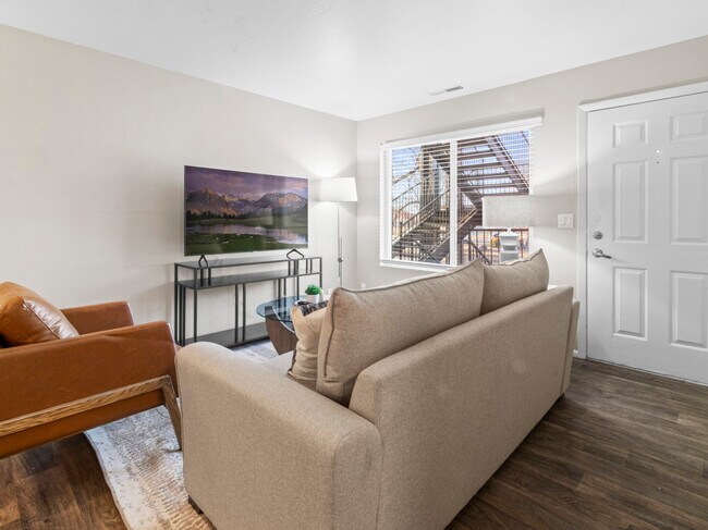 Building Photo - 1153 N Redwood Rd