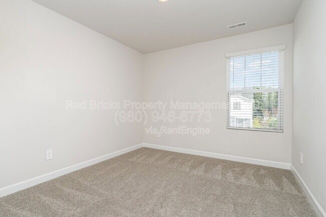 Building Photo - 3483 Backwater St