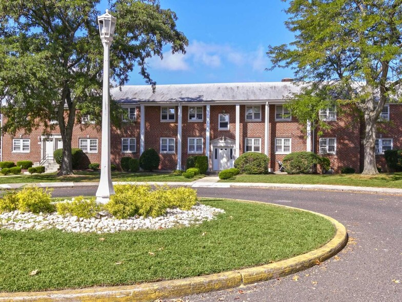 Primary Photo - Wallworth Park Apartments