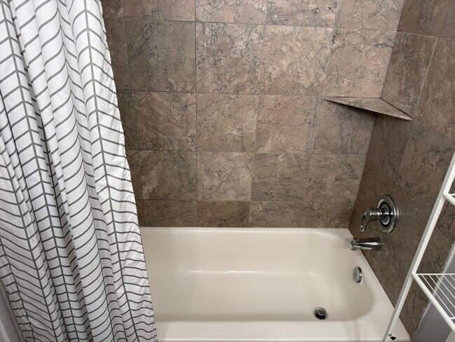 Building Photo - 2600 N Hampden Ct