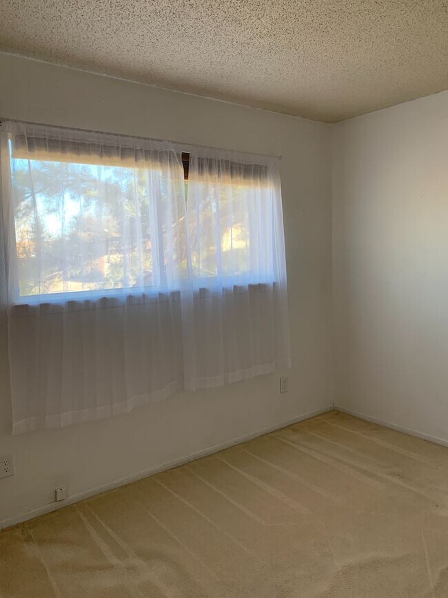 Building Photo - 1640 Courtland Cir