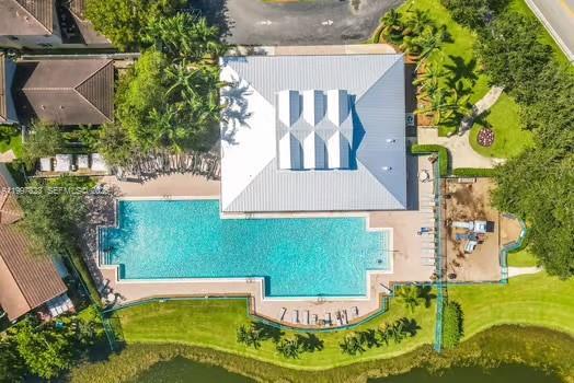 Building Photo - 4127 NE 30th St