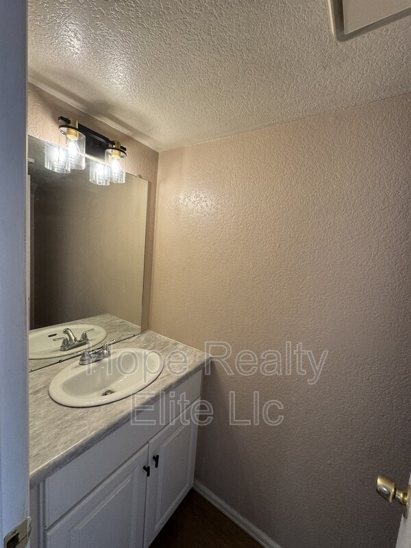 Building Photo - 2522 Knob Hill Ct