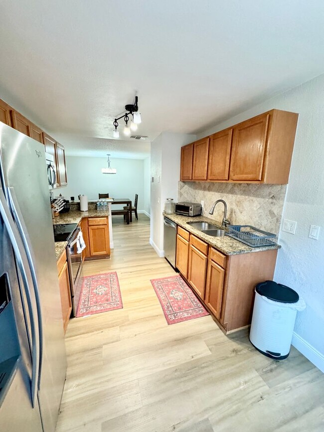 Building Photo - Dr. Phillips 3 Bed 2 Bath For Rent at soug...