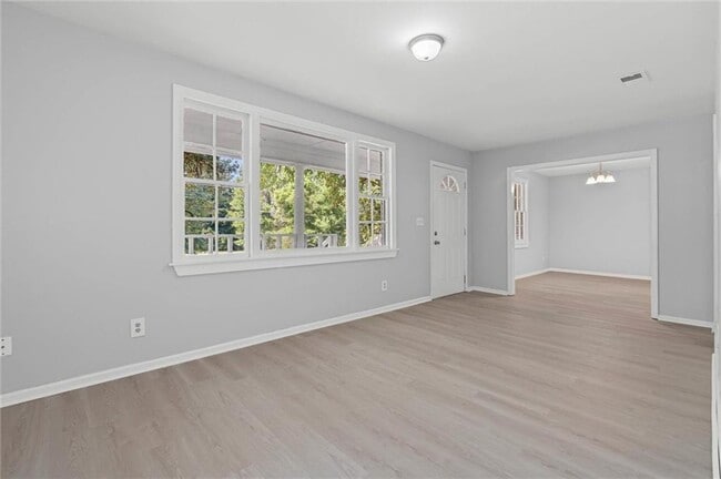 Building Photo - 12925 Bonnievale Dr N