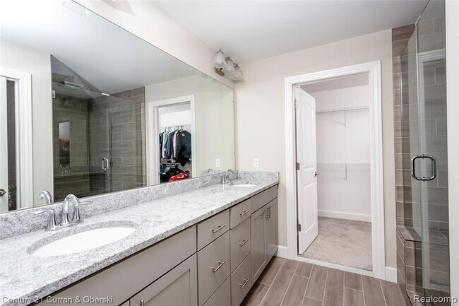 Building Photo - 47749 Fieldstone Dr
