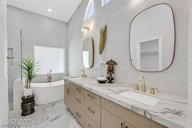 Building Photo - 8 Barton Spring Cir