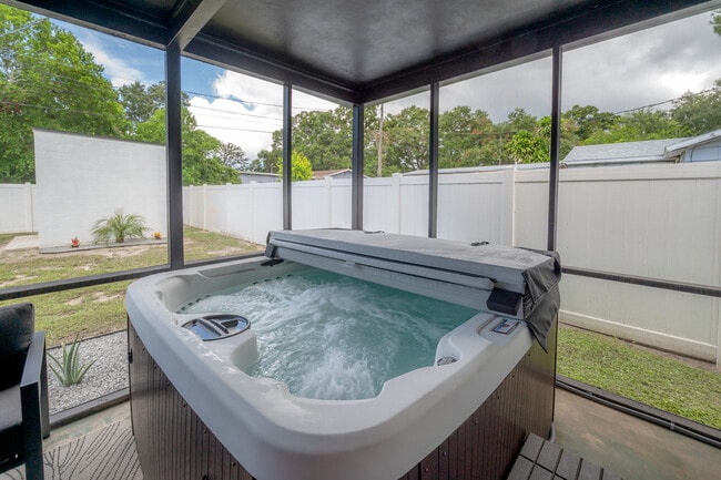 Building Photo - 2400 34th Ave N