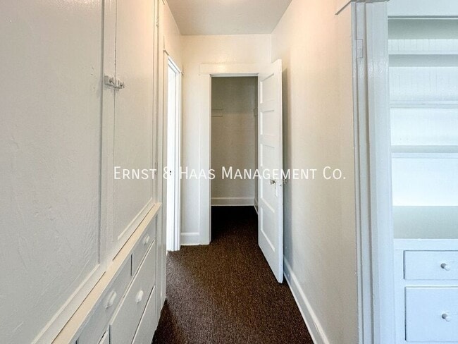 Building Photo - 1618 1/2 E. 4th St.-