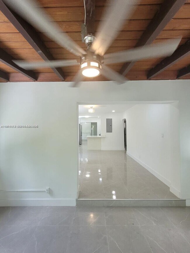 Building Photo - 2823 Polk St