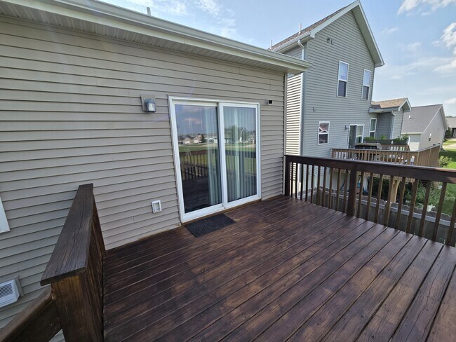 Building Photo - 4121 Mockingbird Ln