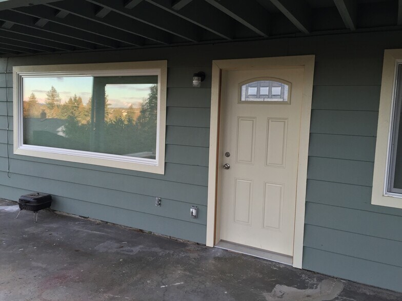 Building Photo - 5728 S Ryan St