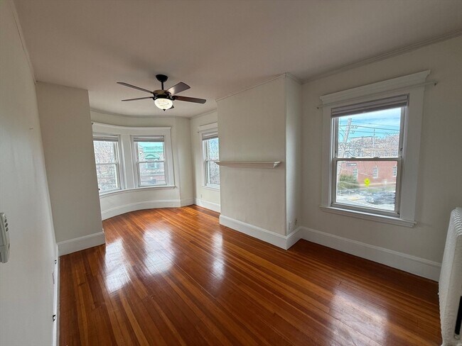 Building Photo - 221 Shurtleff St