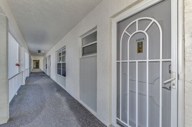 Building Photo - LUXURY LONGBOAT LIVING AT IT’S FINEST! AVA...