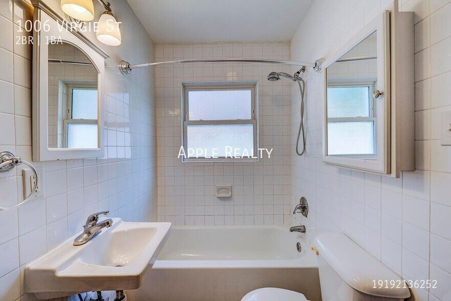 Building Photo - 1006 Virgie St