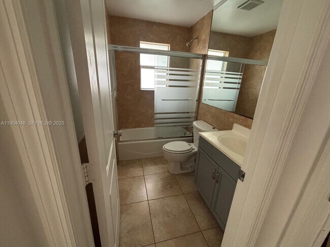 Building Photo - 2577 NE 184th Terrace