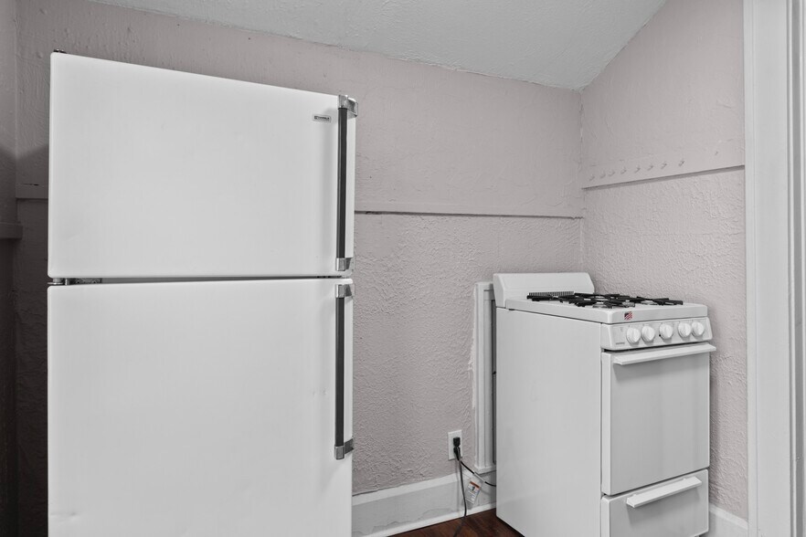 Building Photo - 1412 Arrow Ave